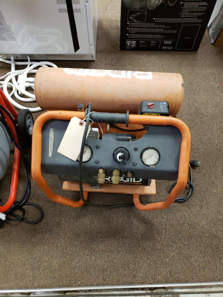 Ridgid 4.5 Gallon 150psi Dual Tank Air Compressor