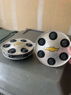 Silverado hubcaps x3