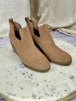 TOMS Kallie Buck Brown Suede Wedge Ankle Booties 8.5 Cutout Pull On