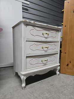 Charming 3 Drawers Chest DYI