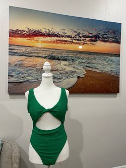 Women’s bathing suit