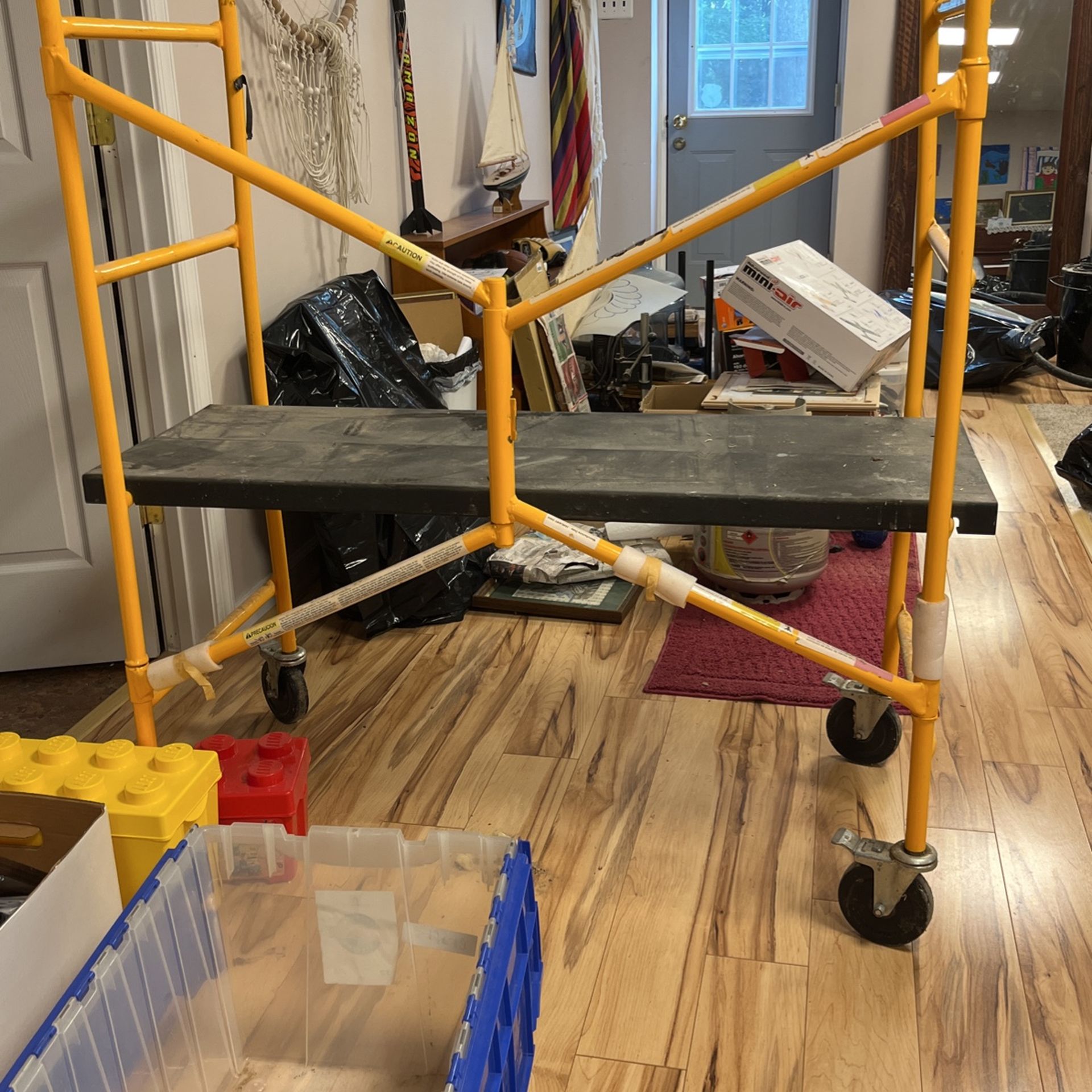 Small portable scaffolding