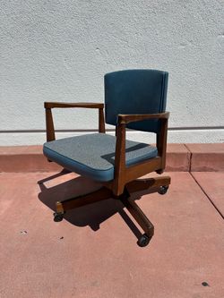 Vintage Mid-Century Modern Walnut Swivel Executive Office Chair