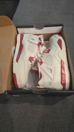 Jordan 4 "Valentines" 
red white sneakers 
Kids Size 13C