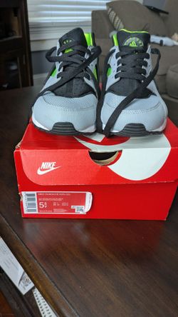 Nike - Huarache Run (GS) - Size 5.5Y