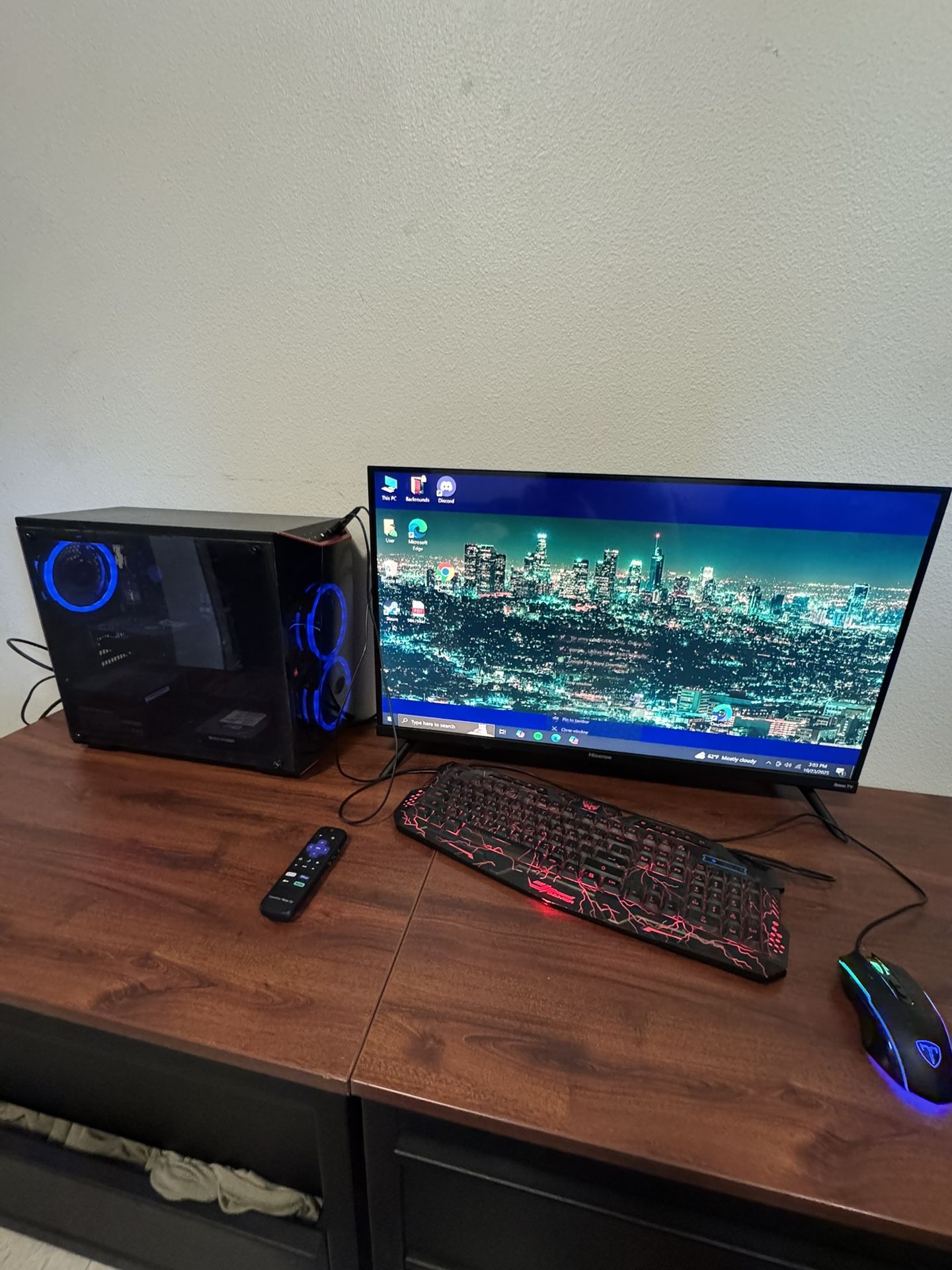 Hisense TV and Gaming PC/ With Mouse And Keyboard