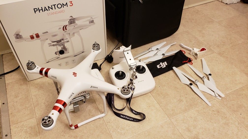 DJI Phantom 3 Standard in excellent condition with extras