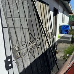 2 Metal Gate Outdoor Free 