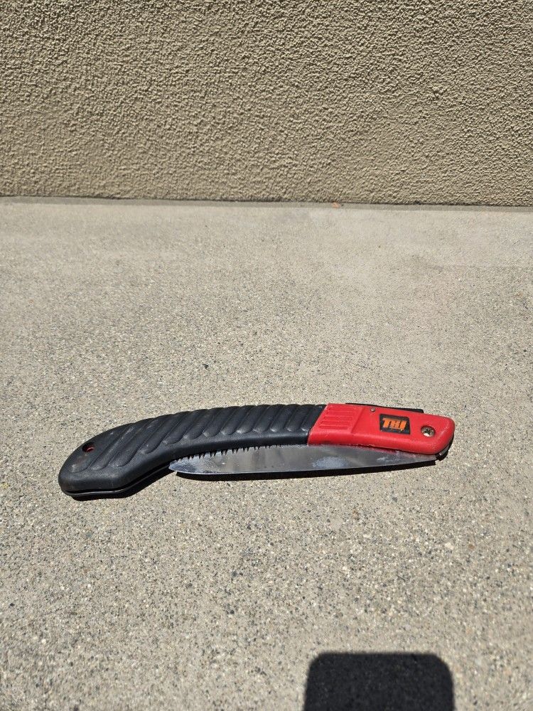 TRI 8 In. Garden Hand Saw
