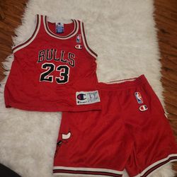 HUGE SALE 🔥🔥🔥🔥VINTAGE Champion Boys Michael jordan size 6/8 small jersey set
