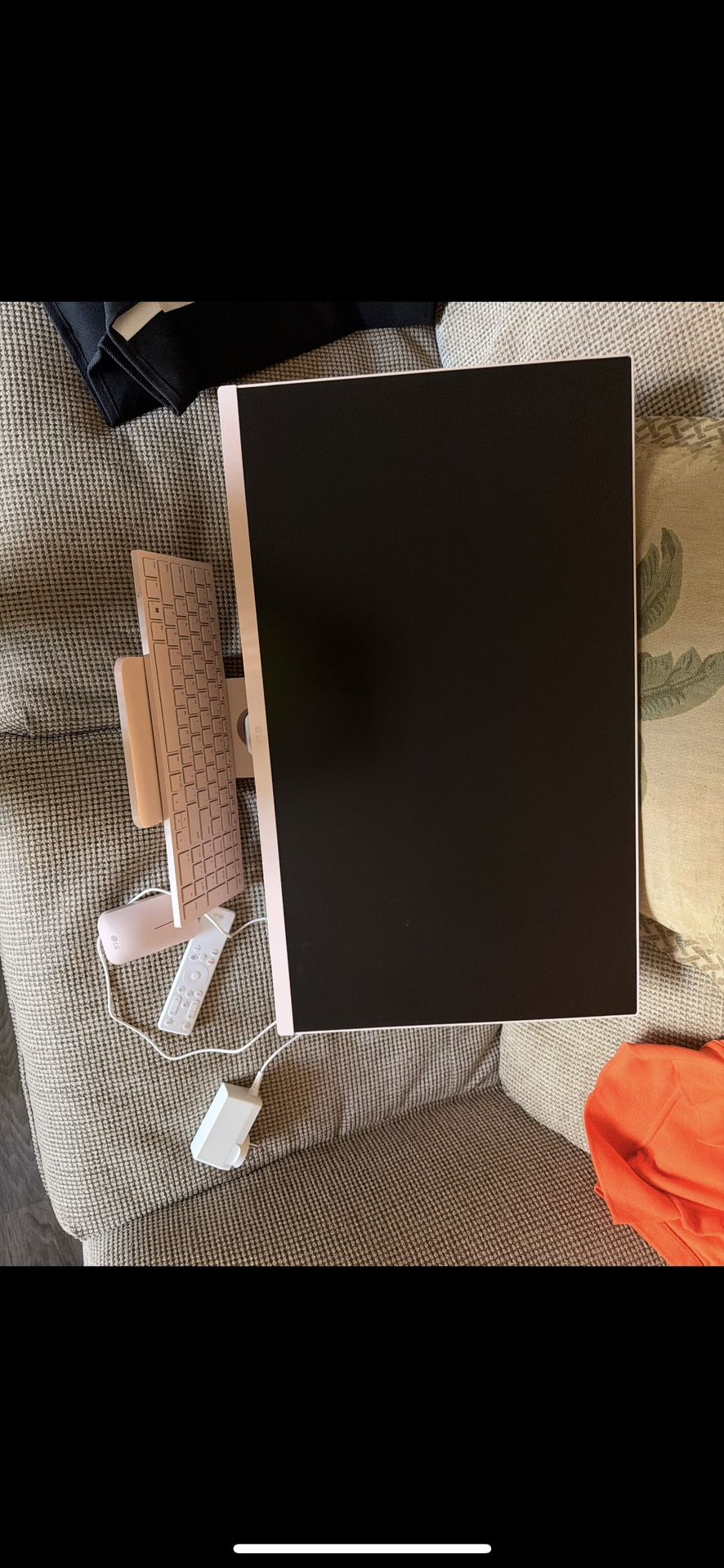 LG Smart monitor With Keyboard