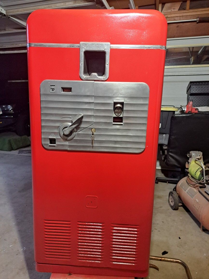Vintage 10 Cent Floor Model Coca Cola Vendorlator Machine