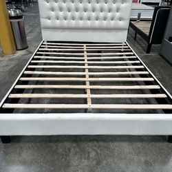 Queen Size White Crystal Button Bed With Orthopedic 