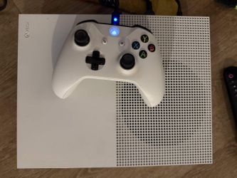 Xbox One S 500GB White + Controller + HDMI – Barely Used