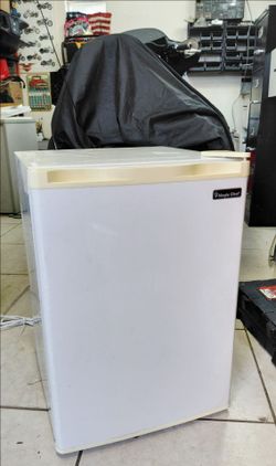 Magic Chef 3.3 cu. ft. Mini Fridge in White