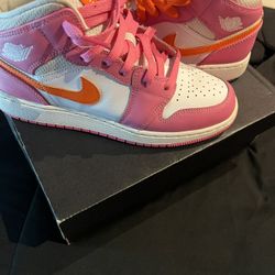 Jordan 1 Mids