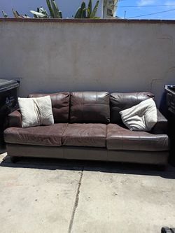 Sofa that turns into bed