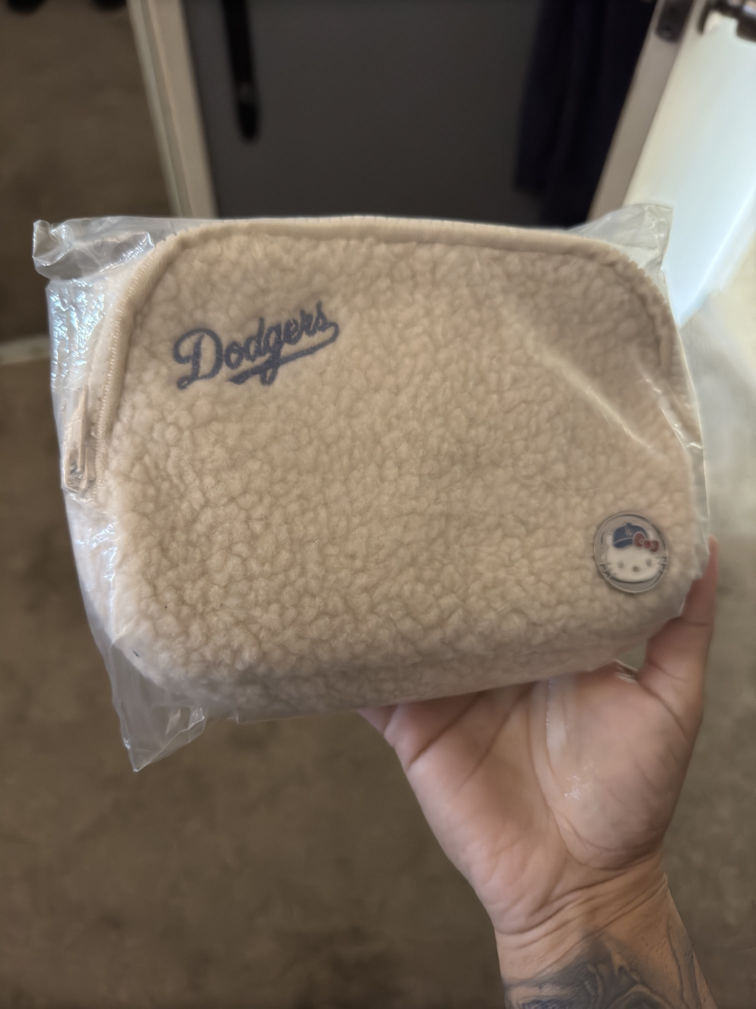 Dodgers x Hello Kitty fanny pack (Hello Kitty night)