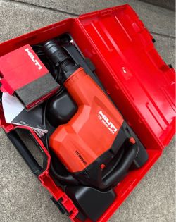 Hilti TE 800-AVR Demolition Hammer
