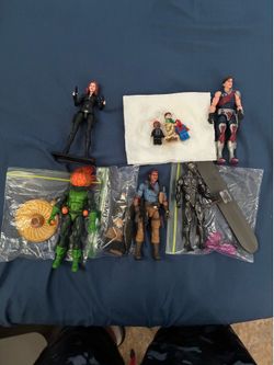 Selling my action figures and Lego figures