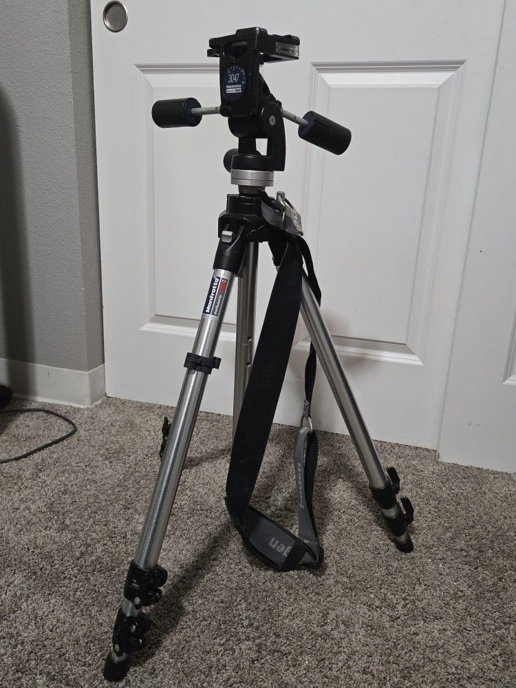 Manfrotto Bogen 3021 Professional Tripod with 3047 Head