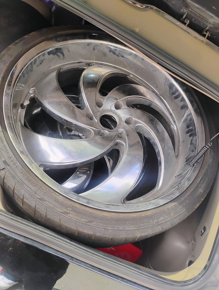 24" Chrome Strada Rims