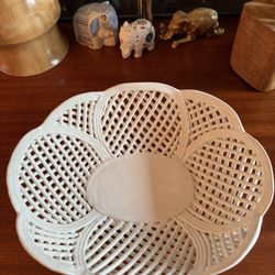 Savoir Vivre Open Lattice Scalloped Bowl