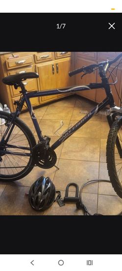 Gary Fisher 21 Speed Mountain Bike with 26 inch wheels! Comes with lock chain,bike pump and new helmet!