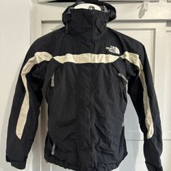 TNF Women’s Jacket HyVent. Size Small