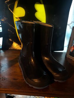 Kid’s shoes size #9-10