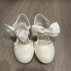 Gymboree White Dress Shoes with Bow Detail