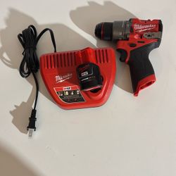 Milwaukee M12 FUEL Hammer Drill Kit