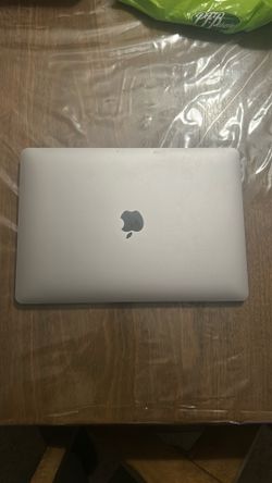 2020 MacBook Air i3 (Silver)