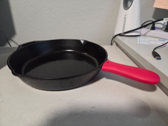 Lodge 12 inch cast iron skillet excellent