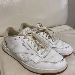US Women’s Size 7.5 White Reeboks