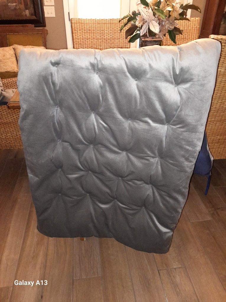 2 Mophoto Folding Cots