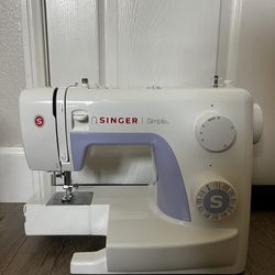 Singer Simple 3232 Sewing Machine