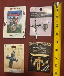 $5ea Pin and charm set!