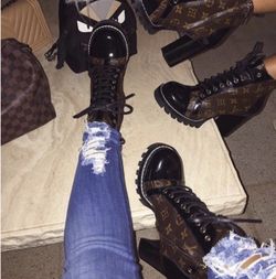 L/V*** Boots