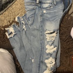 Brand New Multiple Pairs Of Jeans 