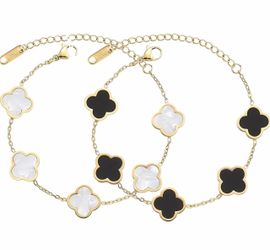 Brand new 2 piece 18K Gold Plated Clover Bracelet for Women Lucky Four Leaf Flower Dupe Bracelet Set