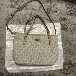 Michael Kors Weekender bag w/ Matching Wallet 