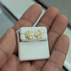 10kt Real Gold Nugget Stud Earring 