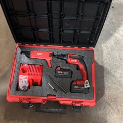 Milwaukee Collated Drywall Gun