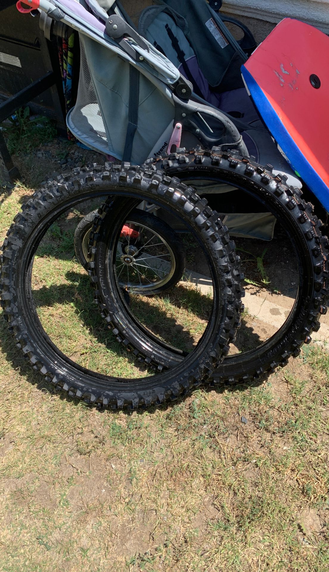 Dirtbike tires