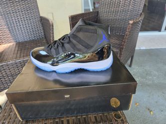 Sneakers size8/8.5/11/12