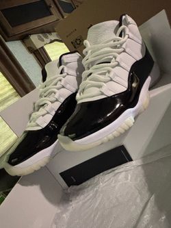 Jordan Air Jordan 11 High Top White/Black Basketball Sneaker 11 Brand New DMP