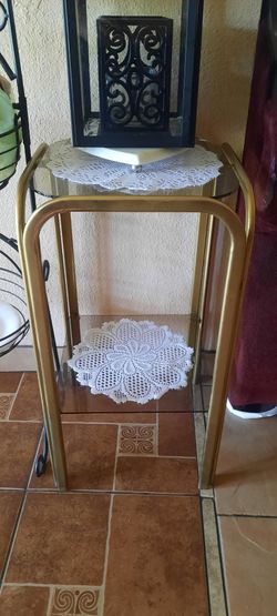 Glass Stand $8
