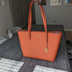 Michael Kors Tote