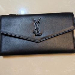 Yves Saint Laurent 